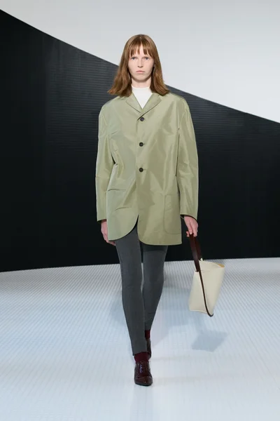 Look 50